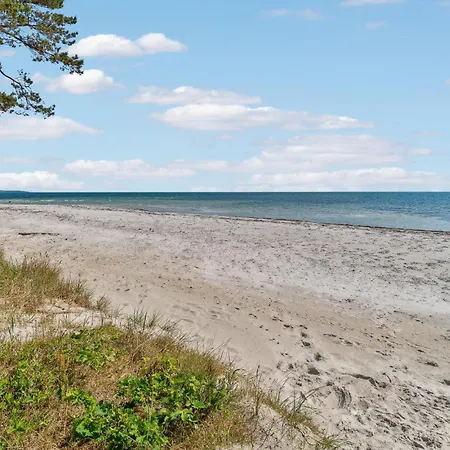 Semesterbostad Fantastiskt Hem Med 3 Sovrum I Neksø
