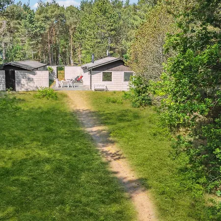 3 Bedroom Awesome In Holiday home