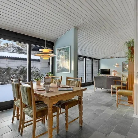 3 Bedroom Amazing In Ferienhaus *