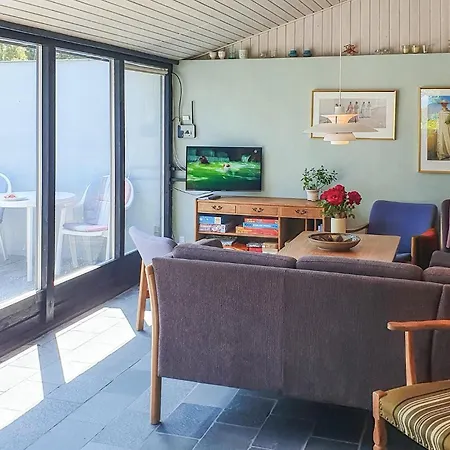 3 Bedroom Amazing In Ferienhaus *